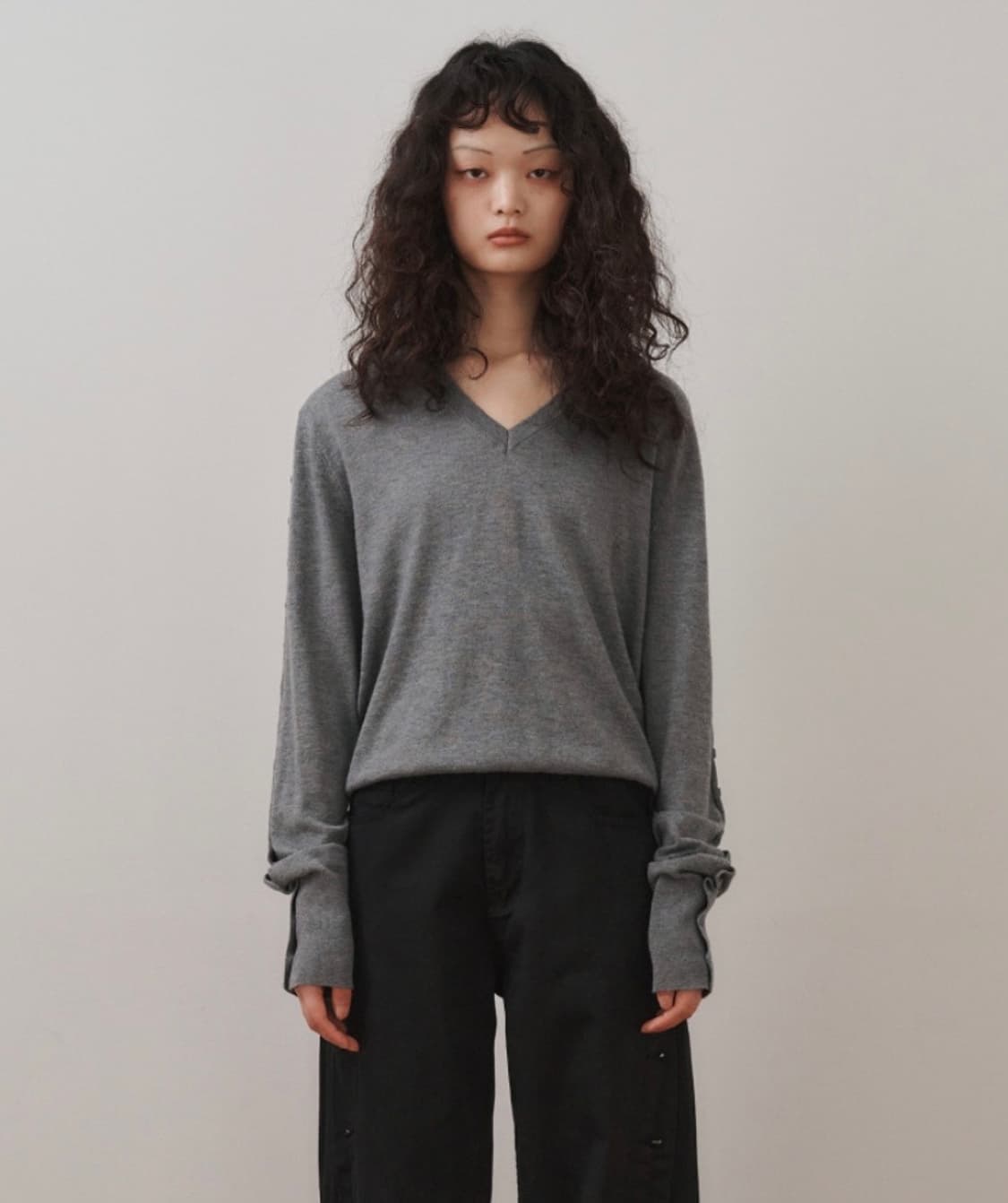 플리즈프로젝트 BUTTON V-NECK KNIT LIGHT, GRAY  상품이미지1