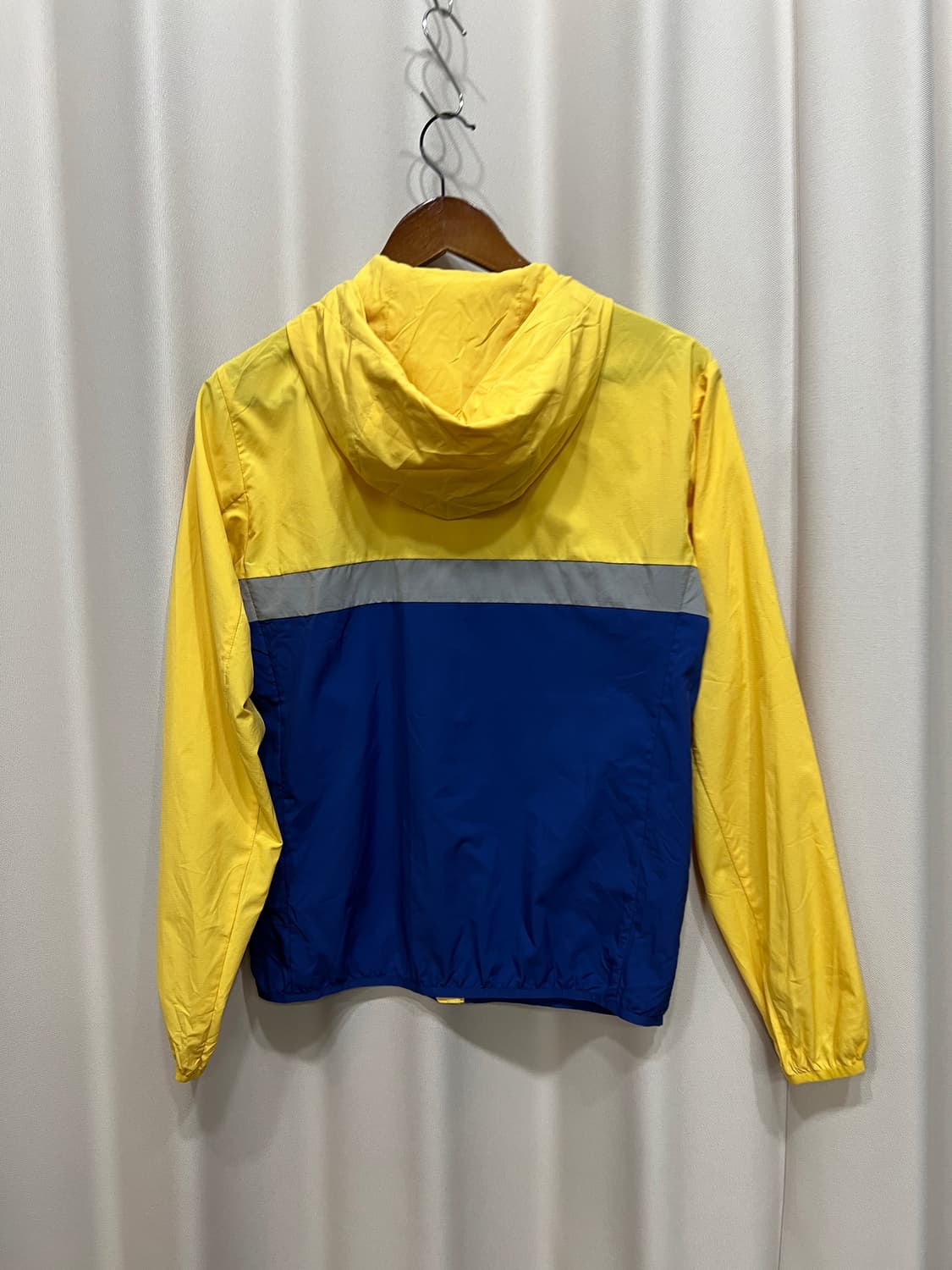 유니클로JW앤더슨 여성 홑겹 바람막이 자켓  상품이미지5