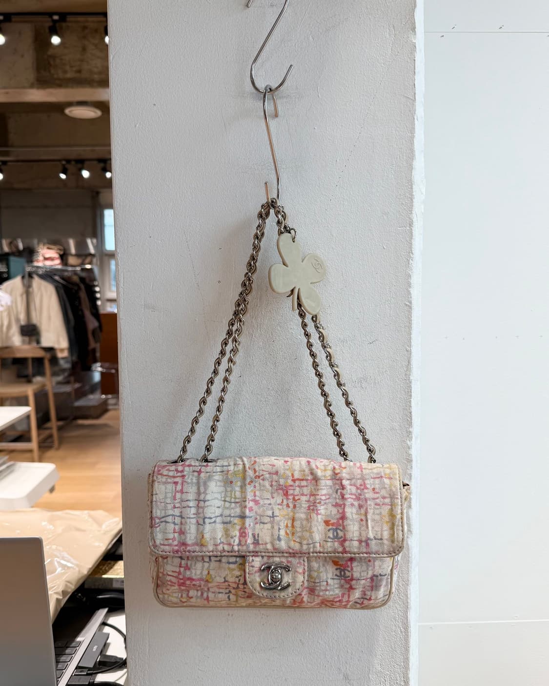 샤넬 05 럭키 참 포셰트 체인 숄더백  상품이미지2