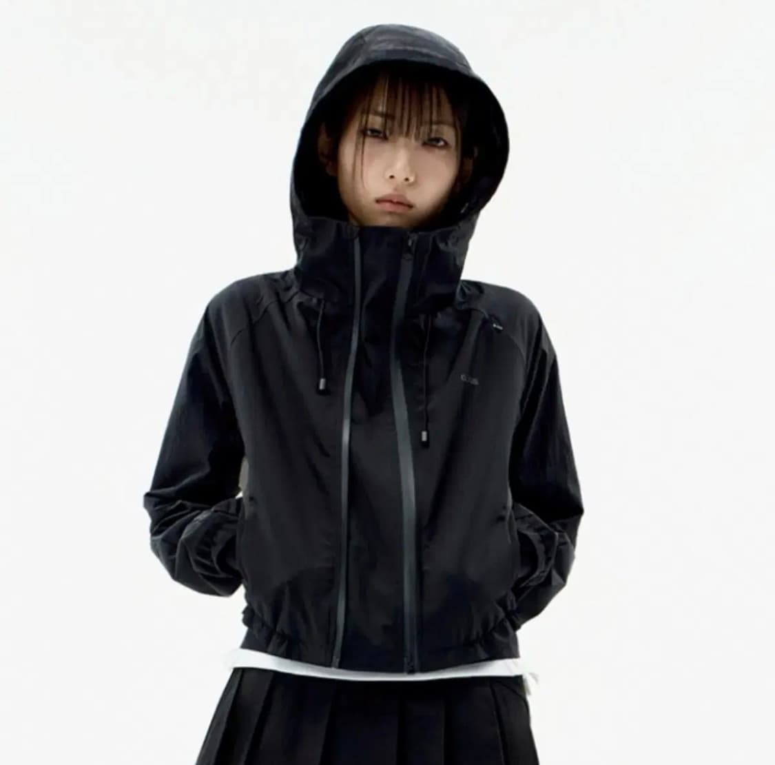 오호스 Paneled Crop Shell Jacket / Black 상품이미지4