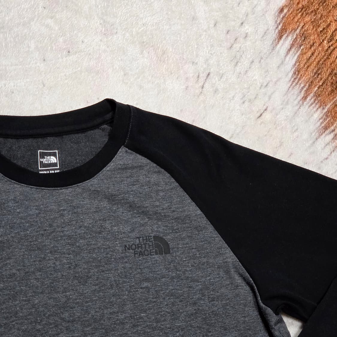 노스페이스 챠콜 배색 롱슬리브 상품이미지2