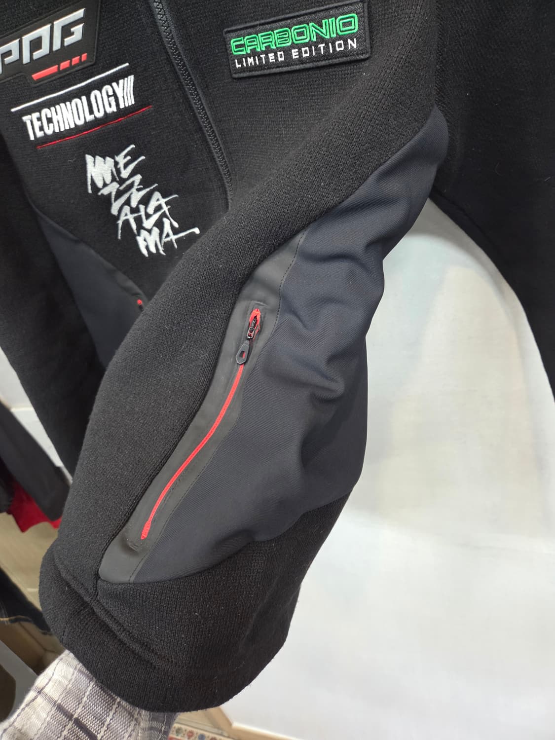 다이나핏 메짜라마 본딩 니트 후드집업 s 90 상품이미지5