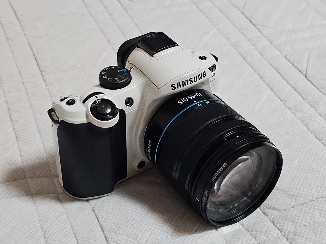 DSLR 감성, 삼성 NX10 미러리스 카메라 상품이미지1