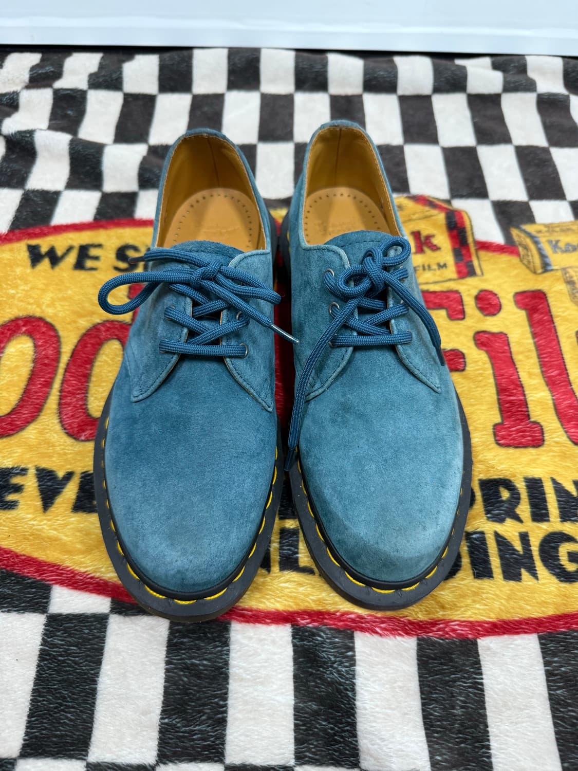 Dr. Martens 21471 Suede 3 Hole 상품이미지2