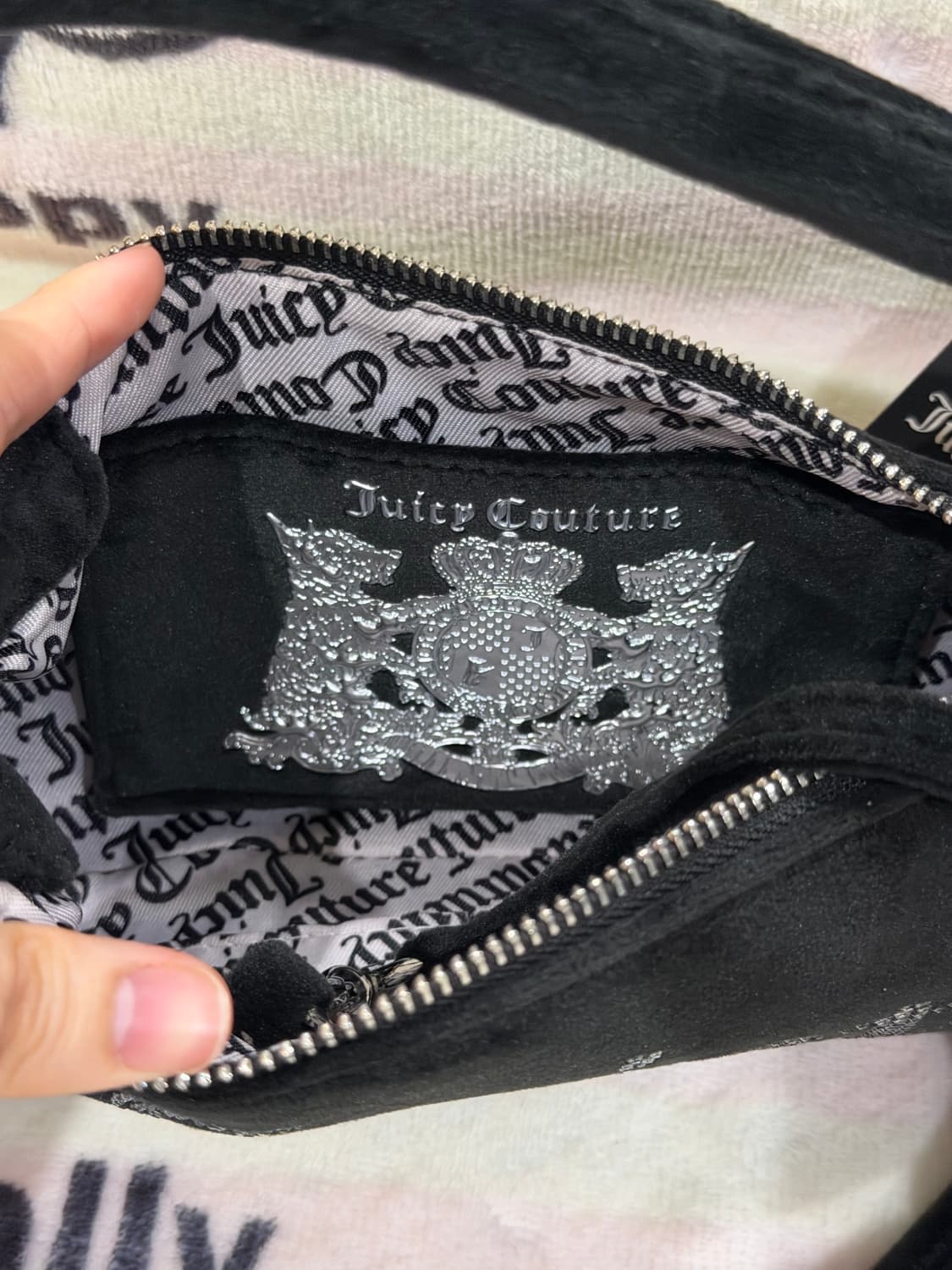 [신상✨프리뷰세일] 쥬시꾸뛰르 벨벳 블랙 숄더백/크로스백 상품이미지3