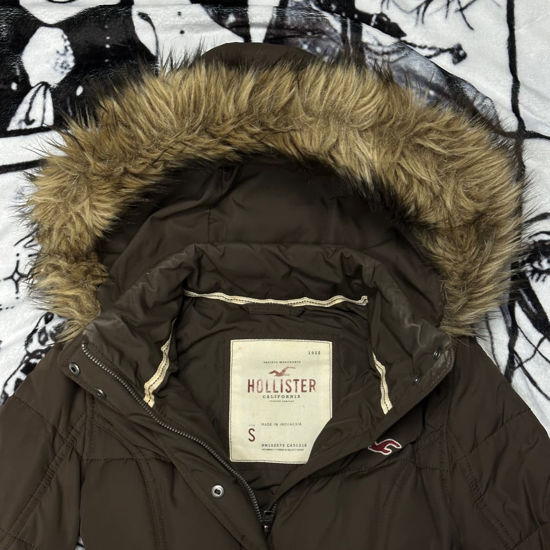 유일매물)홀리스터 울프죠 패딩 상품이미지5