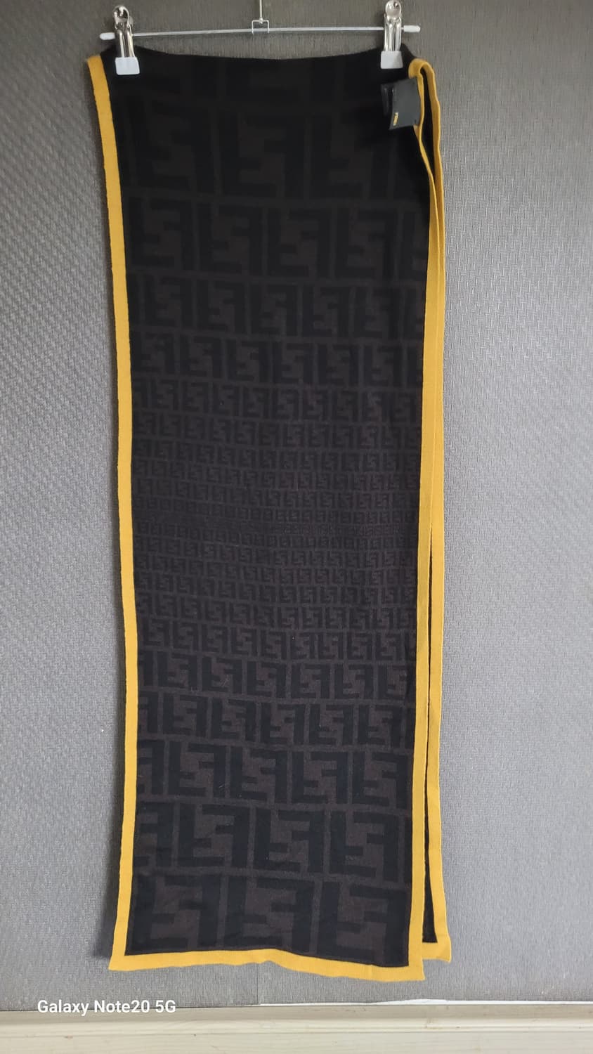 펜디 머플러 상품이미지1