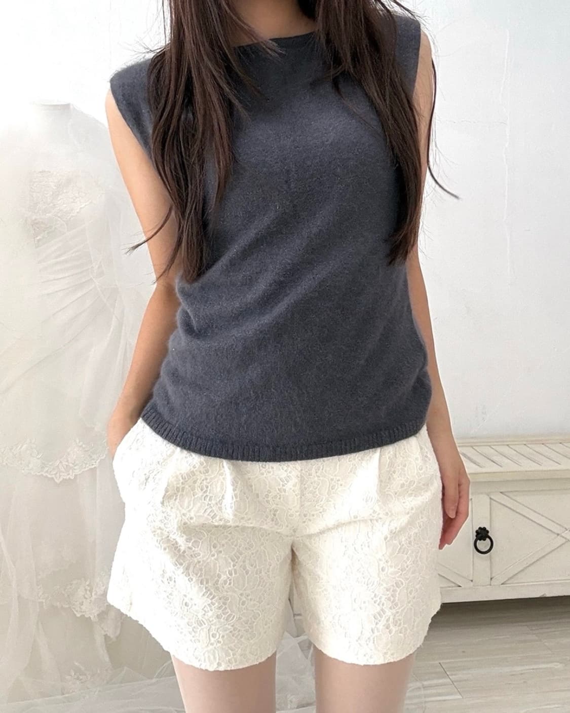 charcoal sleeveless knit 상품이미지4