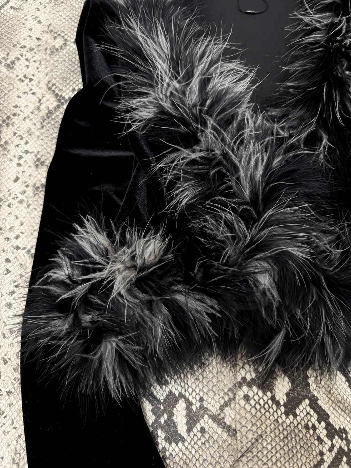 “Vintage” 00’s Goth Black&Grey Fur Trimm 상품이미지5