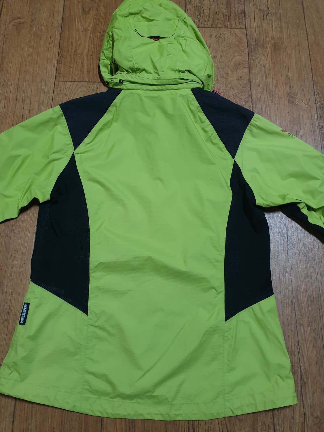 1090 밀레 아웃도어 바람막이 95~100 사이즈입니다 상품이미지5