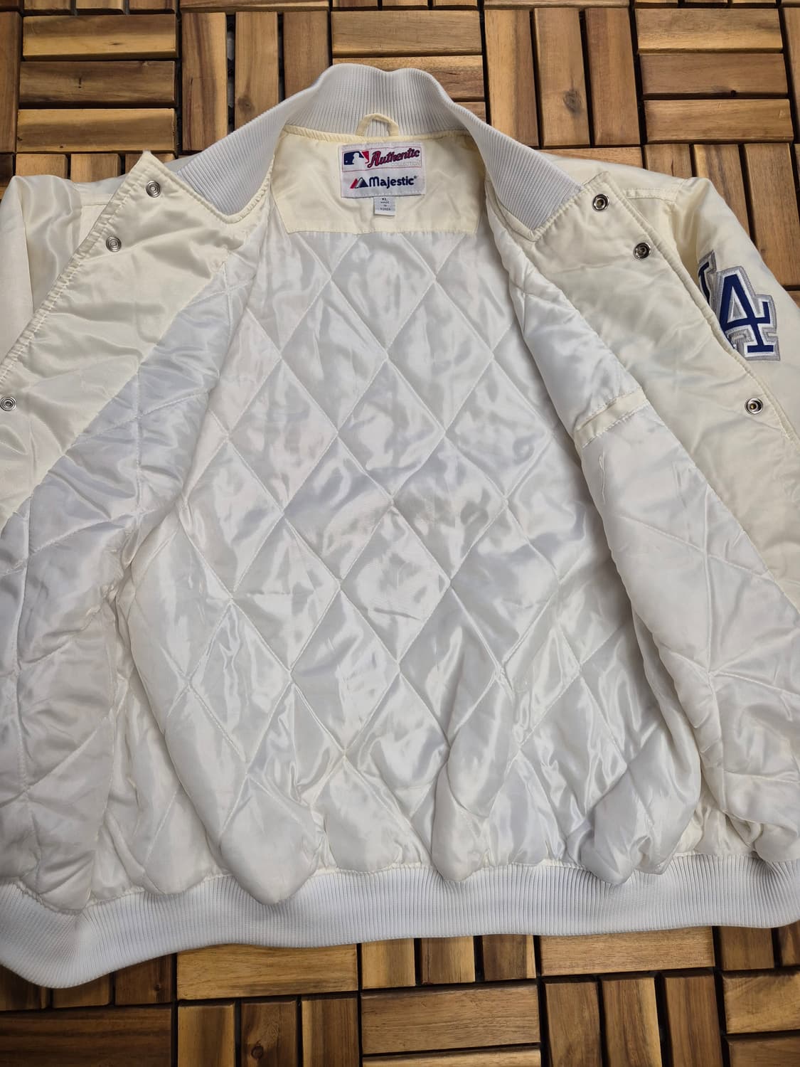 90s Majestic LA 다저스 아플리케 새틴 바시티 자켓 상품이미지5