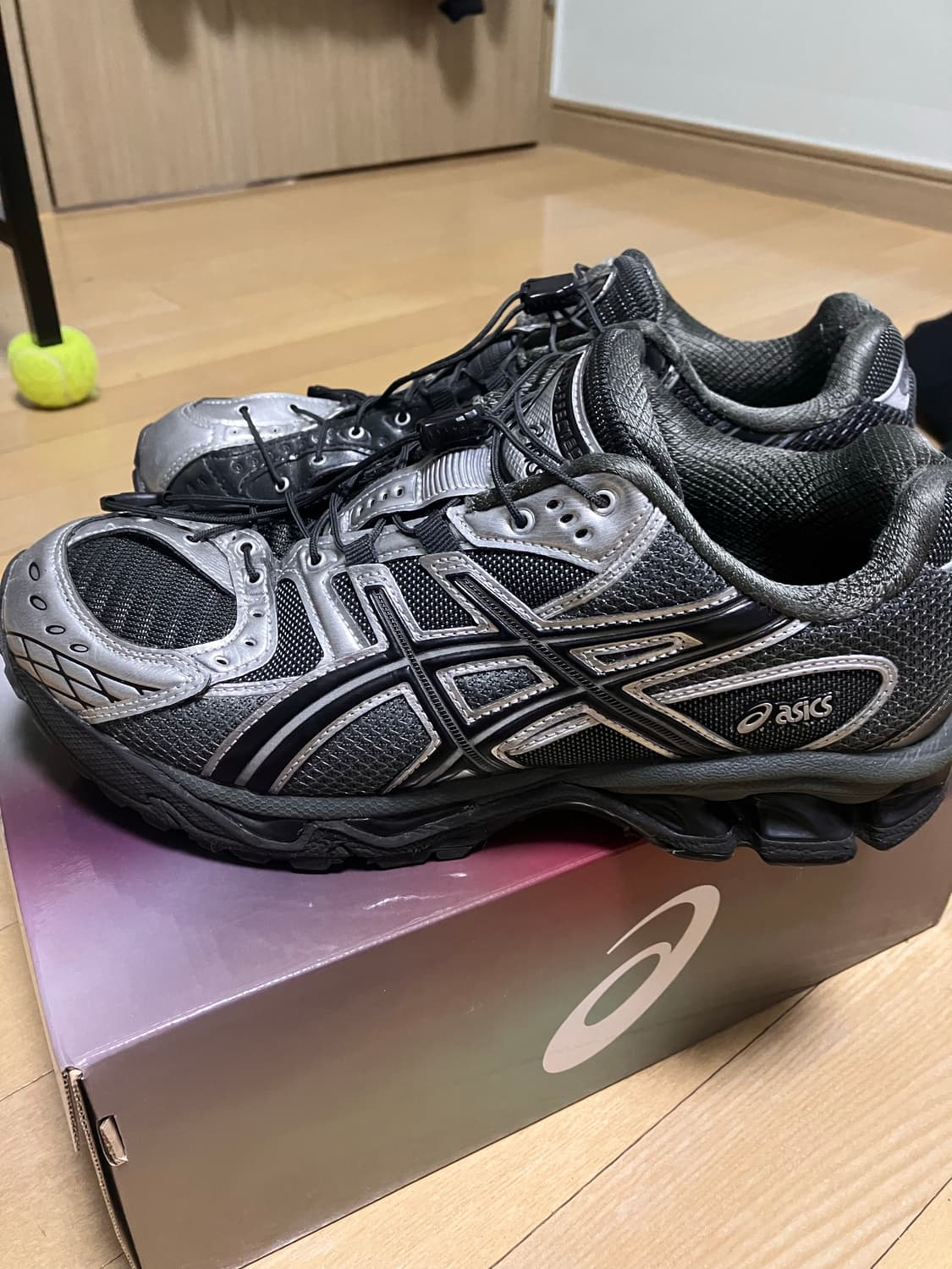 아식스 X 언어펙티드 젤-님버스 10.1 - 실버:블랙 270 상품이미지4