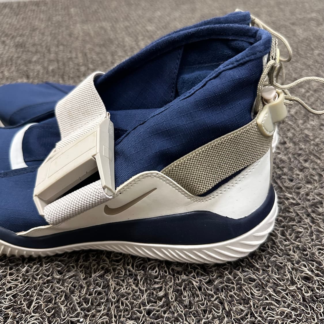 NIKE 나이키 커뮤터 고프코어 운동화 250 상품이미지4
