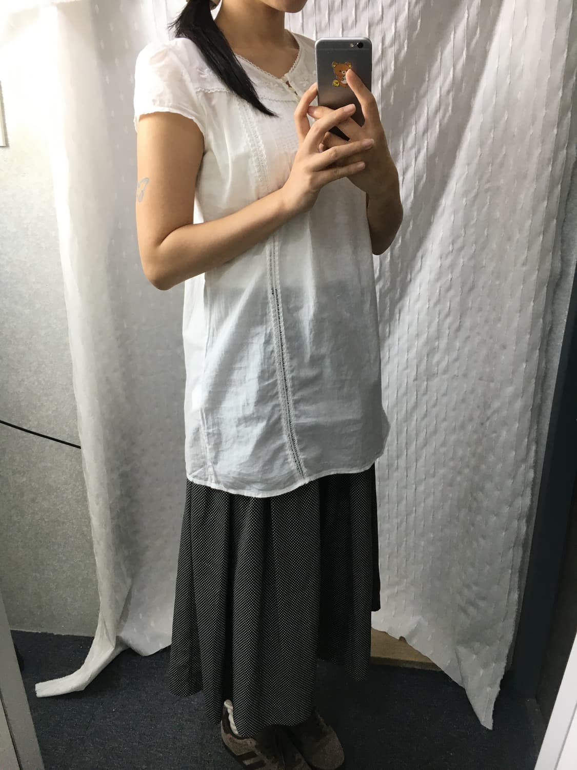 화이트 반소매 자수 블라우스 상품이미지4