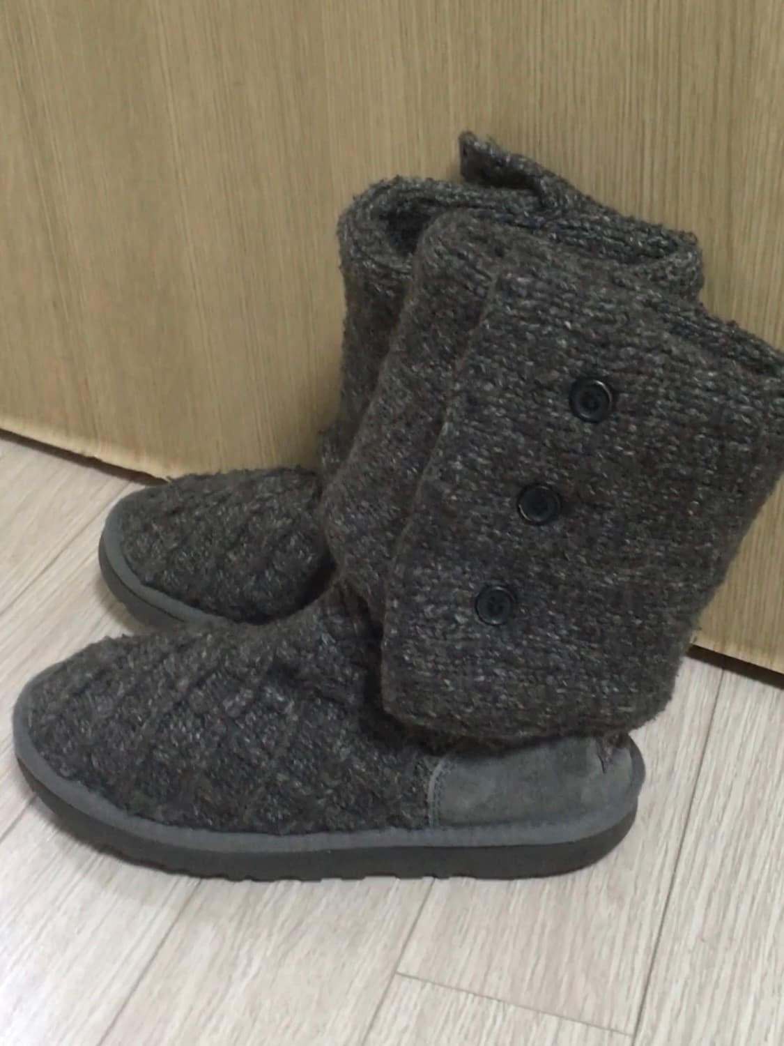 어그 카디 니트 부츠 차콜 상품이미지3