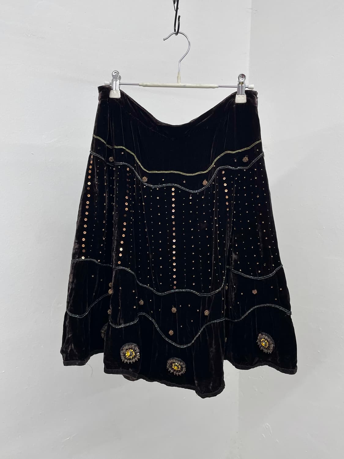 브라운 벨벳 비즈 디테일 스커트 상품이미지1