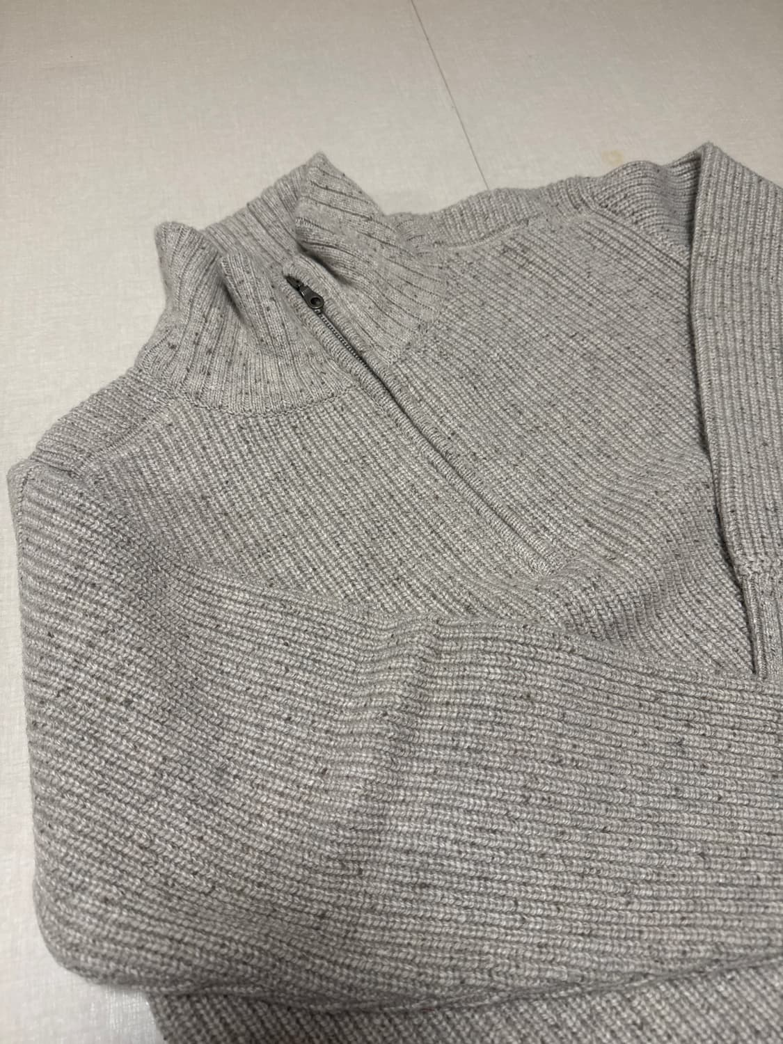 이외들 빌딩숲 하프집업 니트 상품이미지4