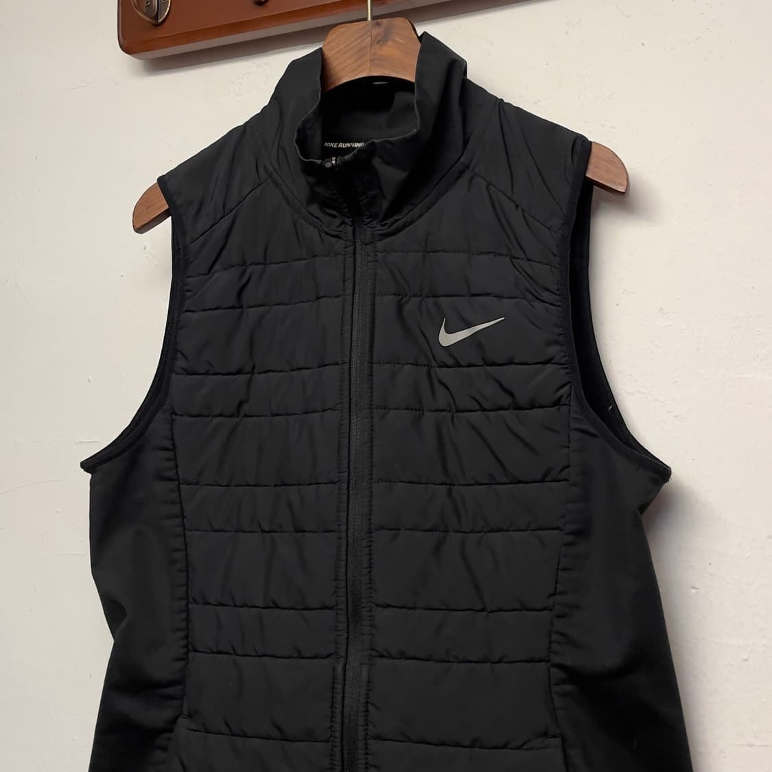 나이키 (우먼) 러닝 경량 패딩 베스트   상품이미지2