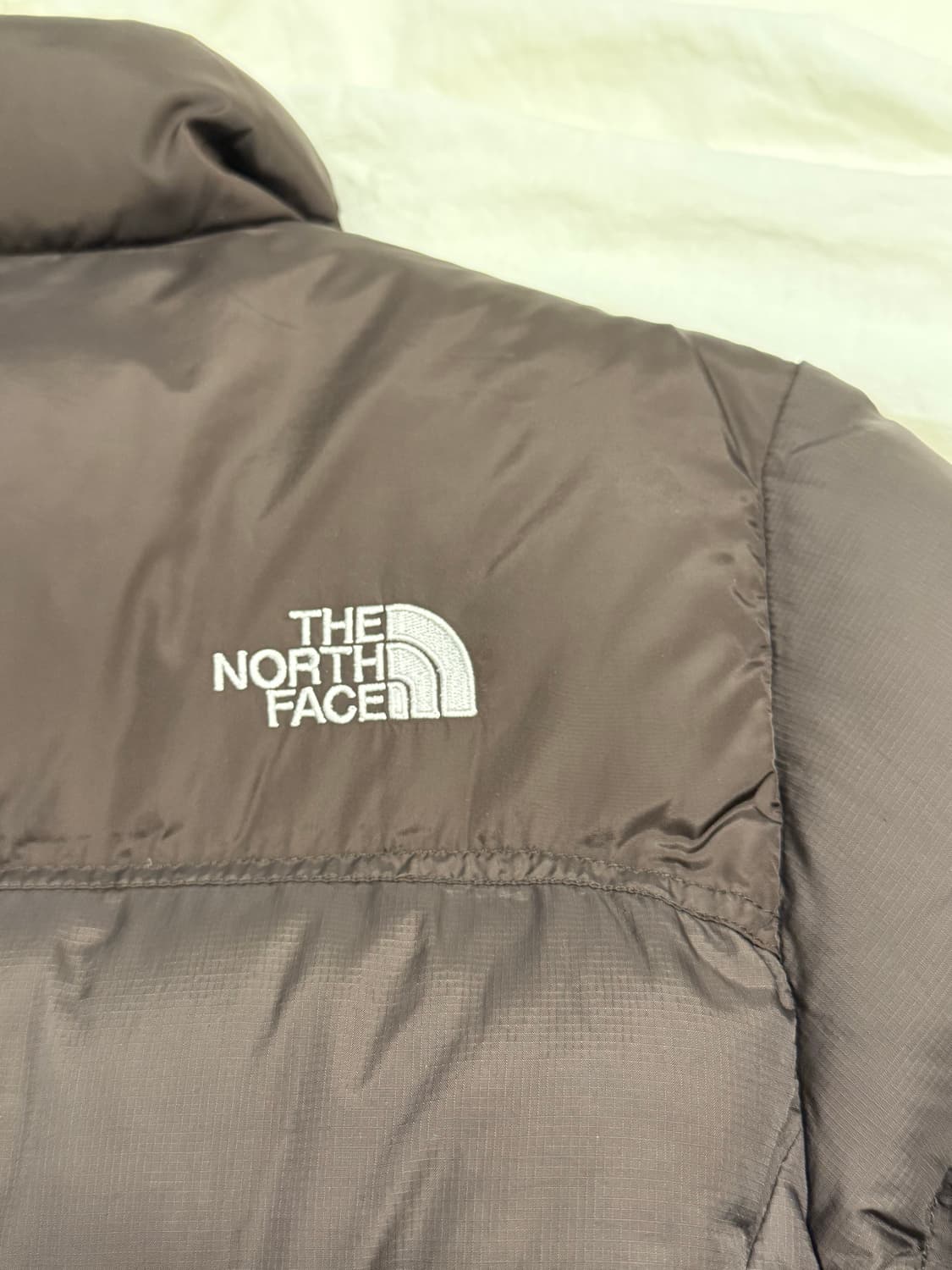 노스페이스 눕시 브라운 켄달제너 패딩 상품이미지1