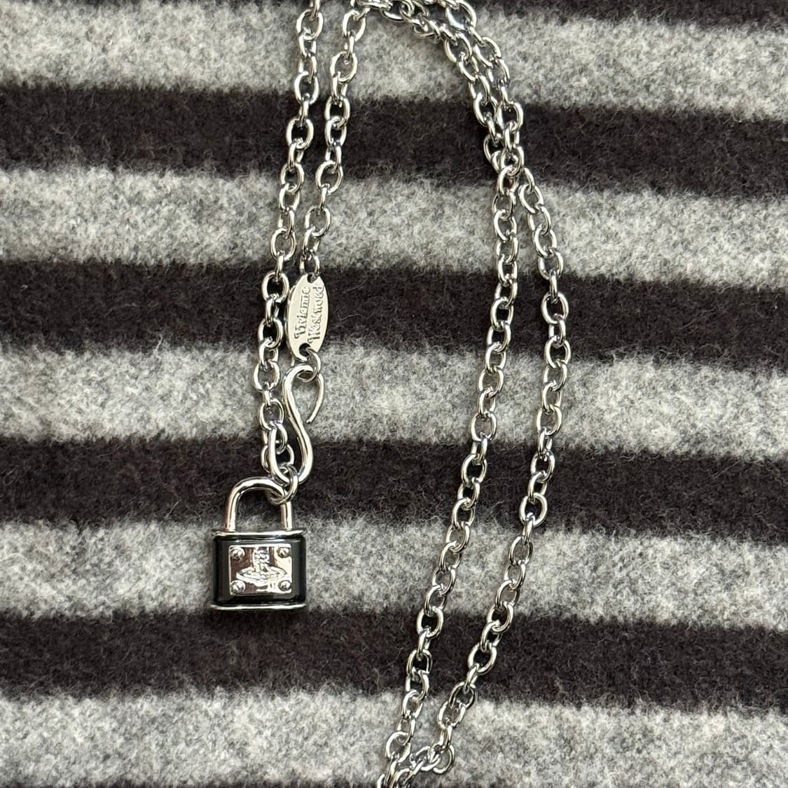 비비안웨스트우드 자물쇠 목걸이 상품이미지2