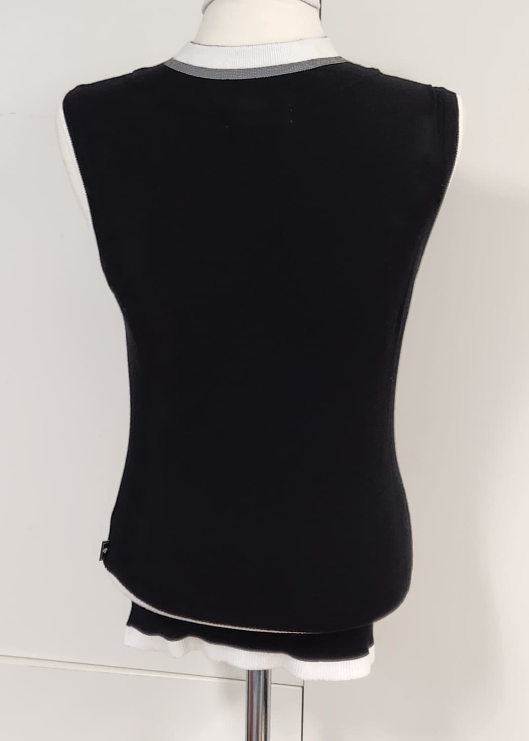 데상트골프 골프 에센셜 브이넥 니트 베스트 85 상품이미지3