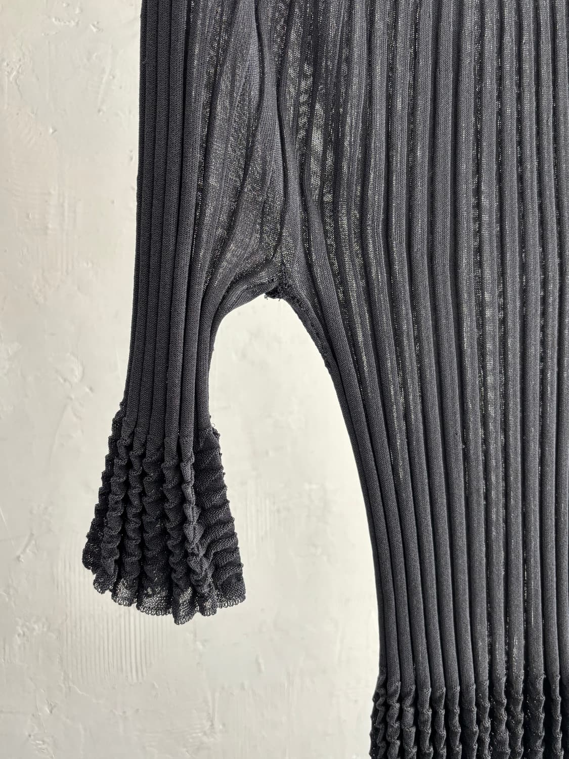 Pleats Please 플리츠플리즈 그레이 프릴 시스루 탑  상품이미지6