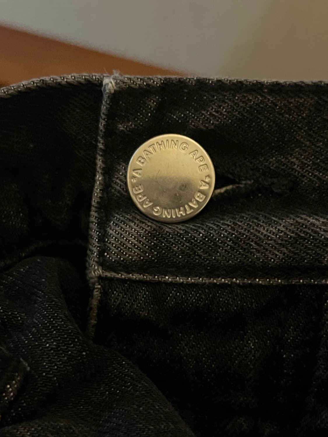 Bape 메탈 로고 데님 팬츠 23FW 상품이미지5