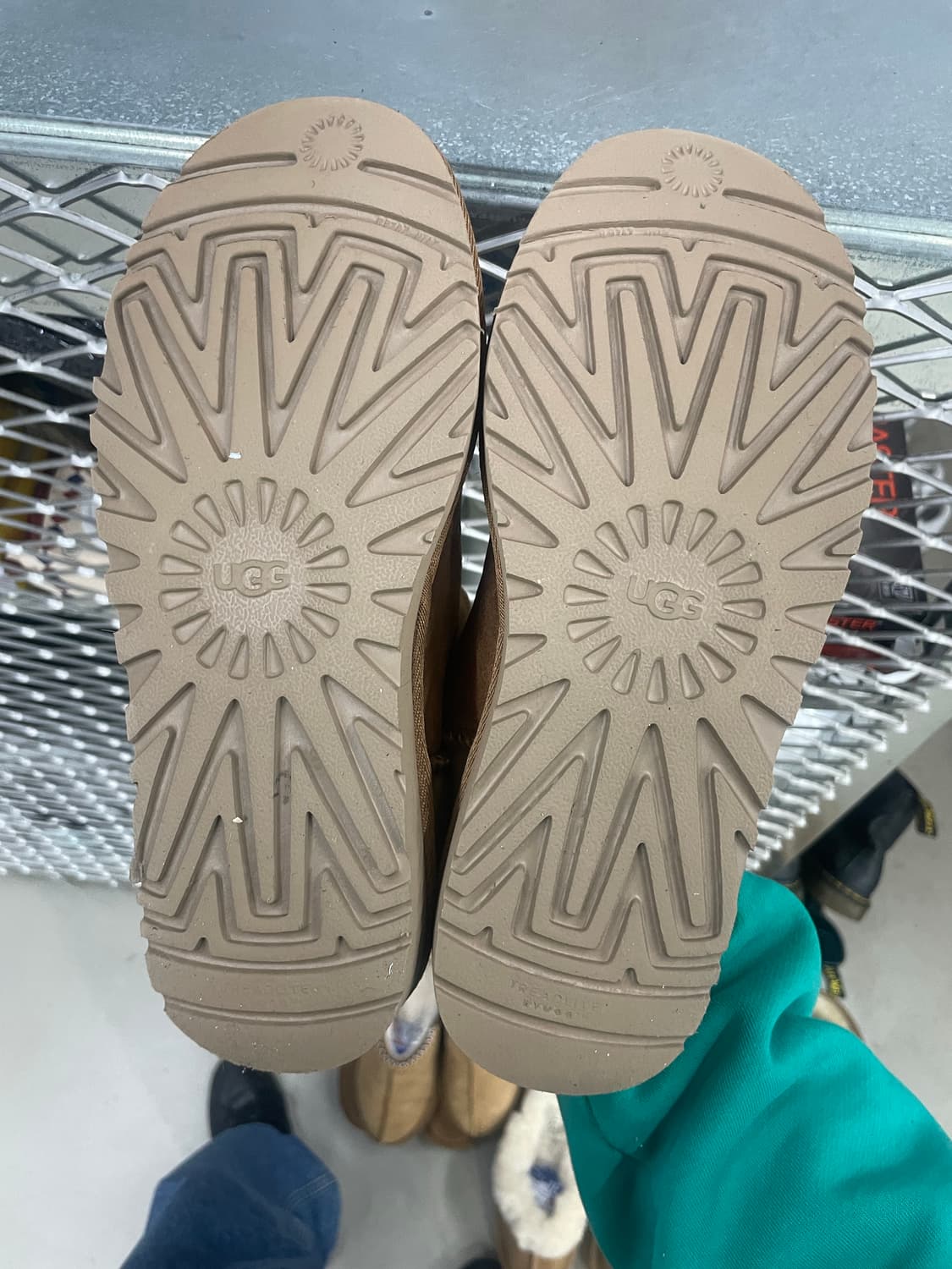 어그 클래식 울트라 미니 체스트넛 230 상품이미지6