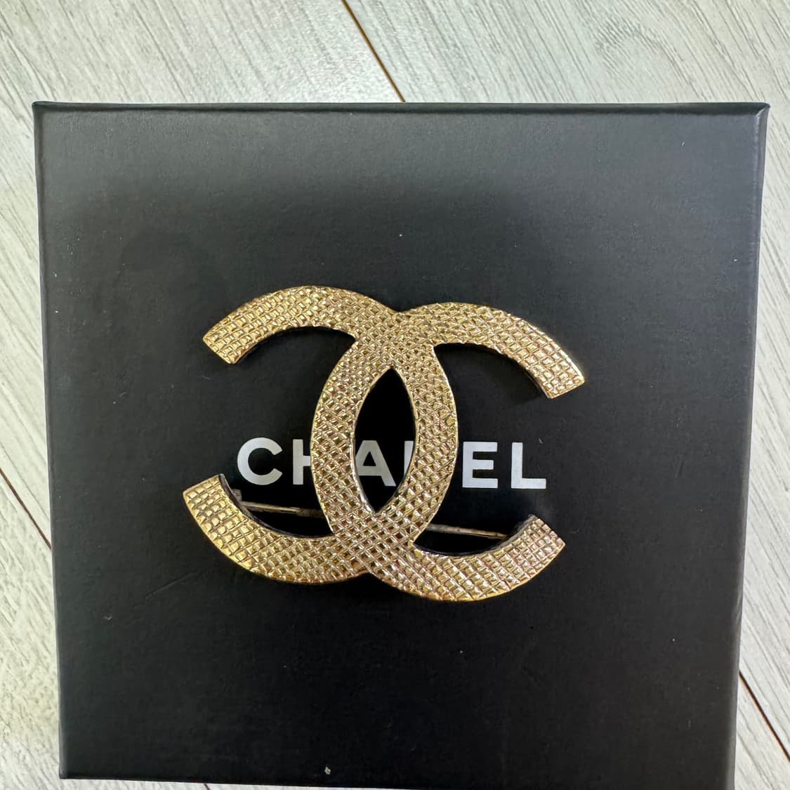 샤넬 cc로고 퀼팅 브로치 상품이미지1