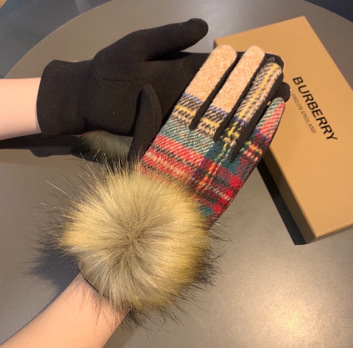 버버리 장갑 가을 겨울 보온 클래식 심플
 상품이미지1