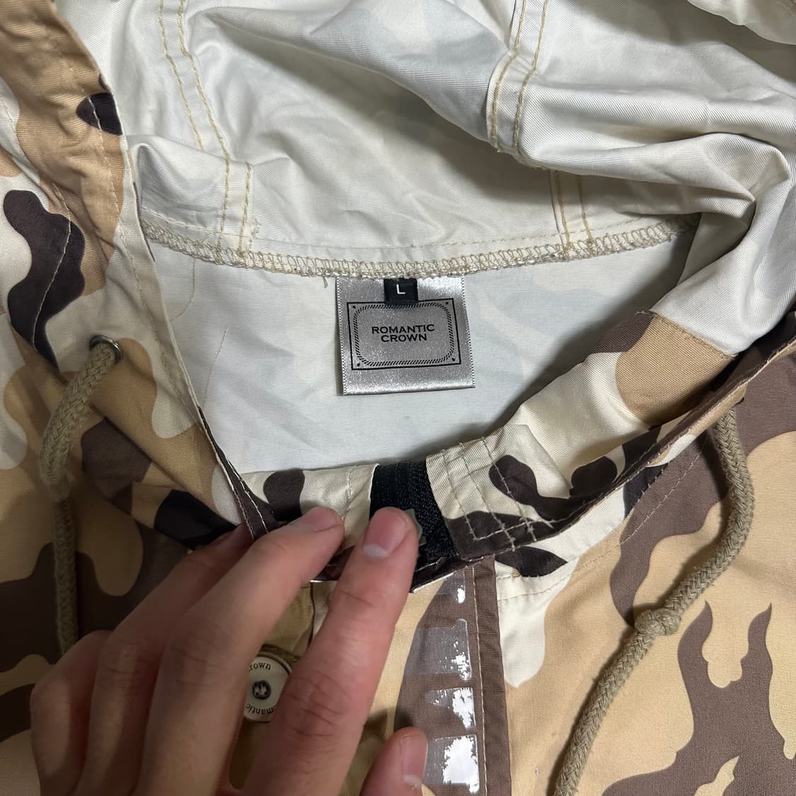 (105추천) 로맨틱크라운 카모 패턴 후드 아노락 바람막이 상품이미지2