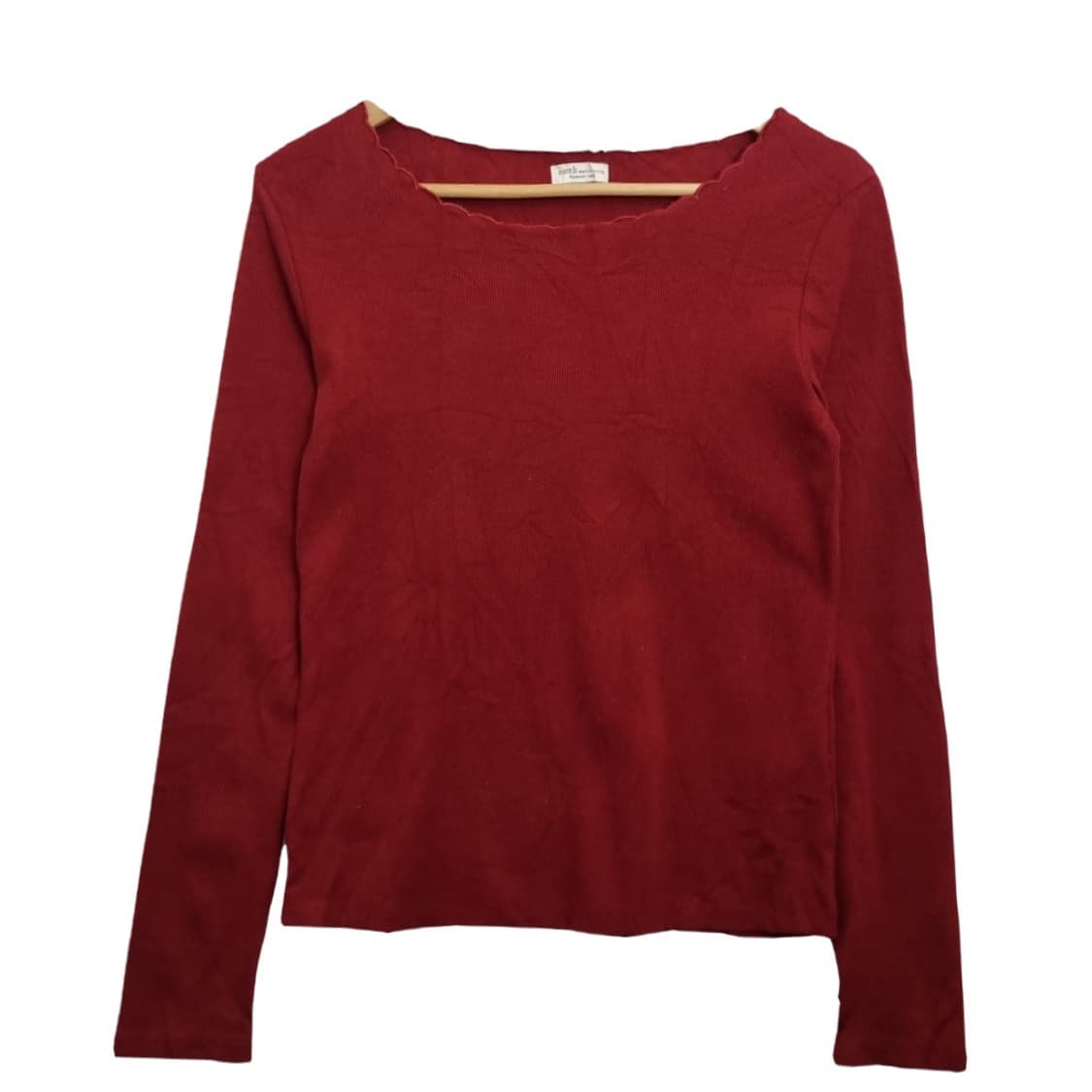 어스뮤직앤에코로지 레드 니트 상품이미지1