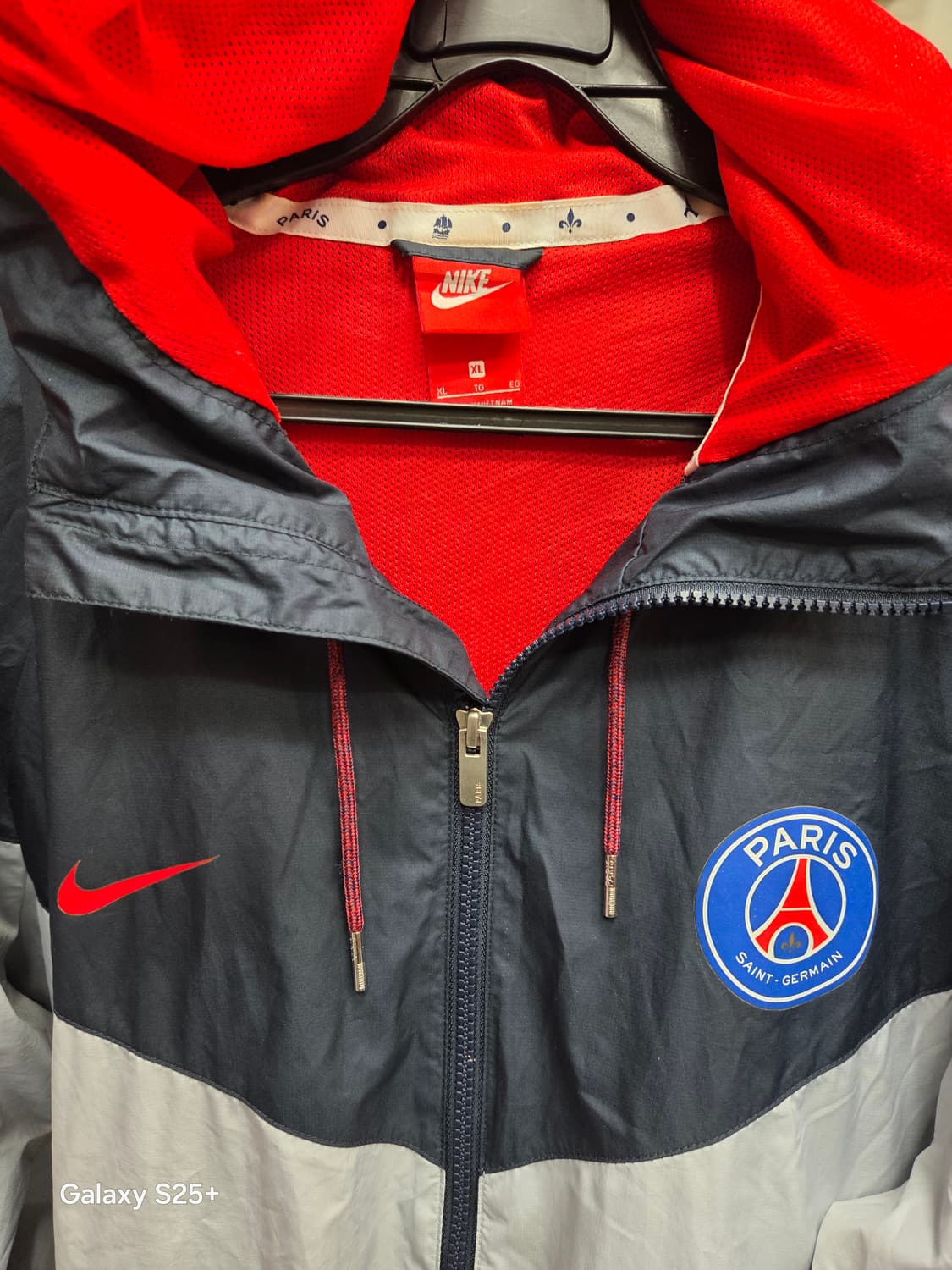 나이키   파리   샹제르망   바람막이   상품이미지2