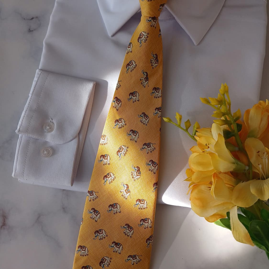 던힐 실크 옐로우 코끼리 모티브 넥타이 9.7cm A+등급 A19176
 상품이미지6
