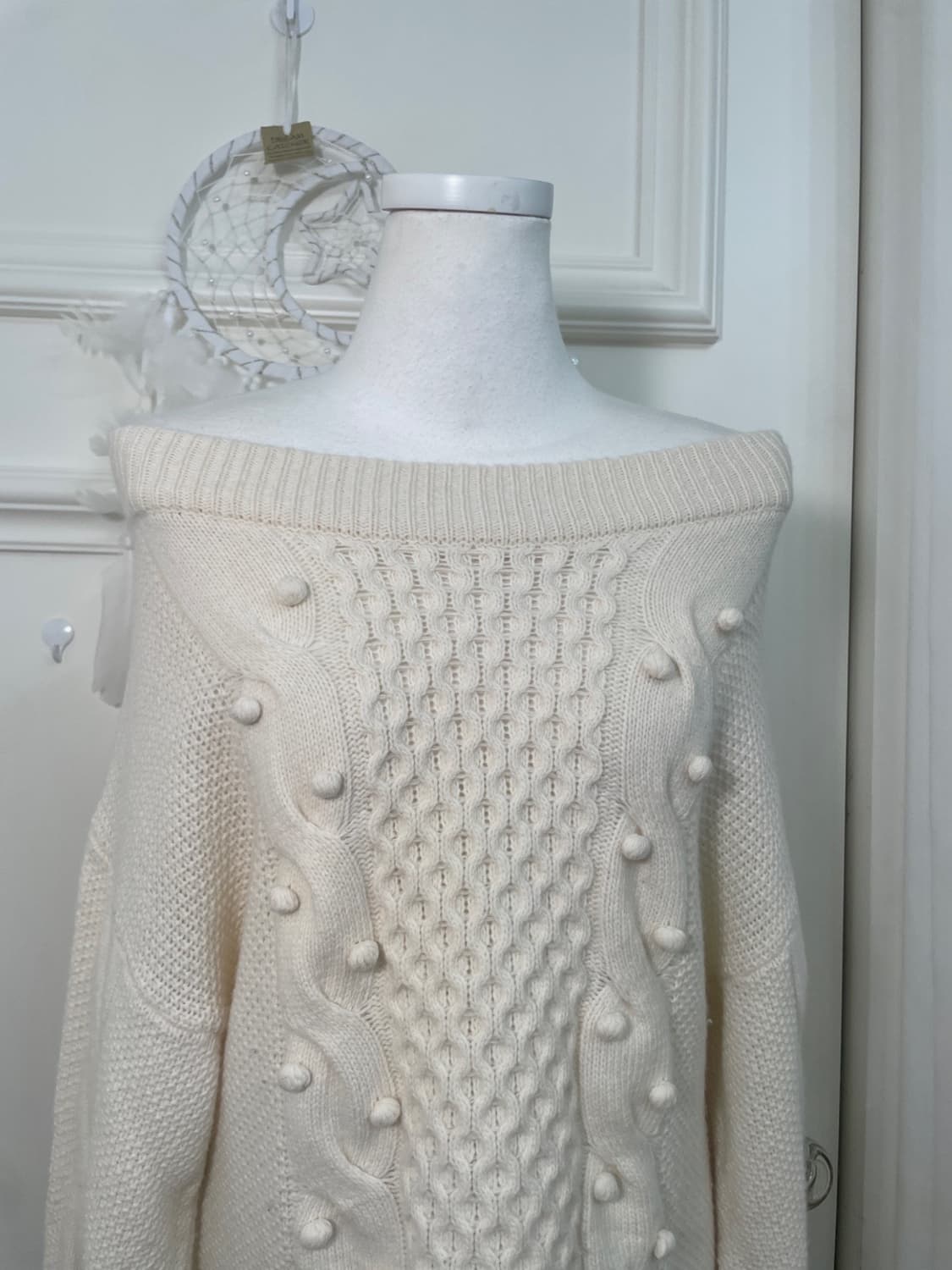 ivory off-shoulder wool pompom sweater 상품이미지5