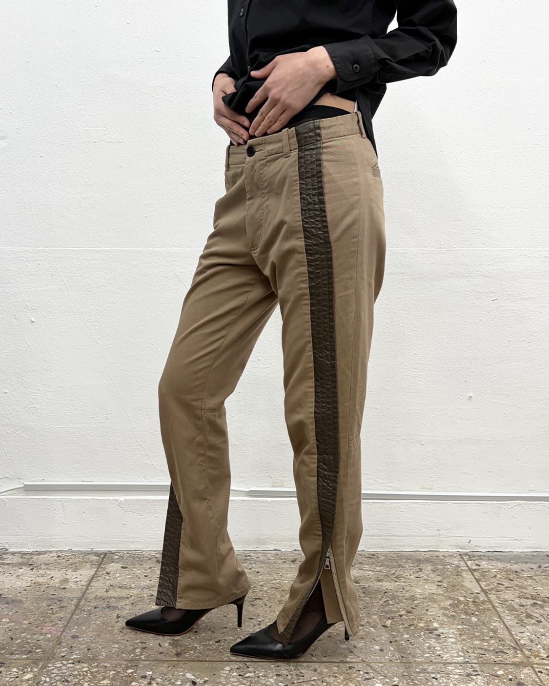 드리스 반 노튼 파이핑 디테일 지퍼 팬츠 상품이미지3