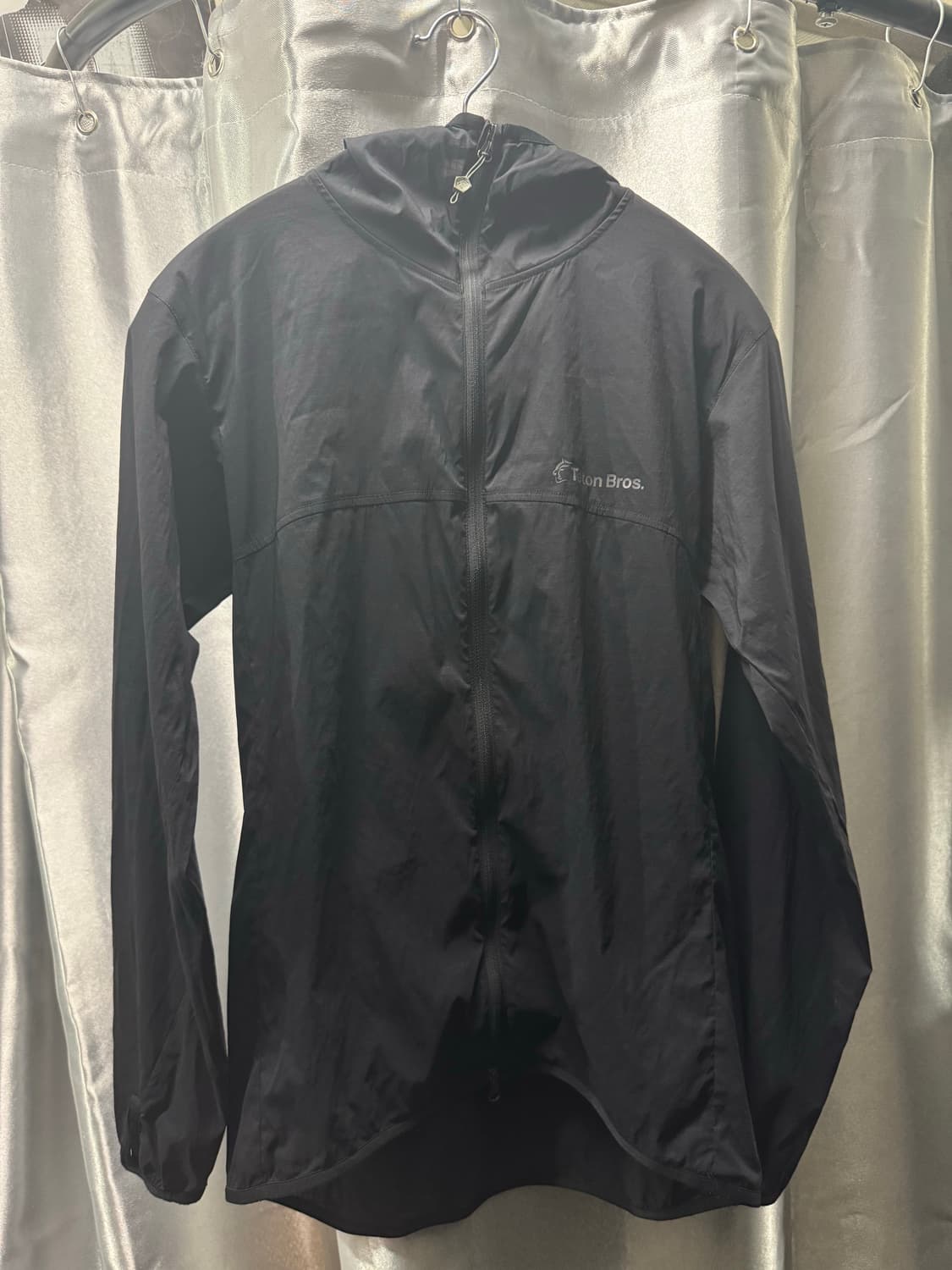 티톤브로스 경량 바람막이 상품이미지1