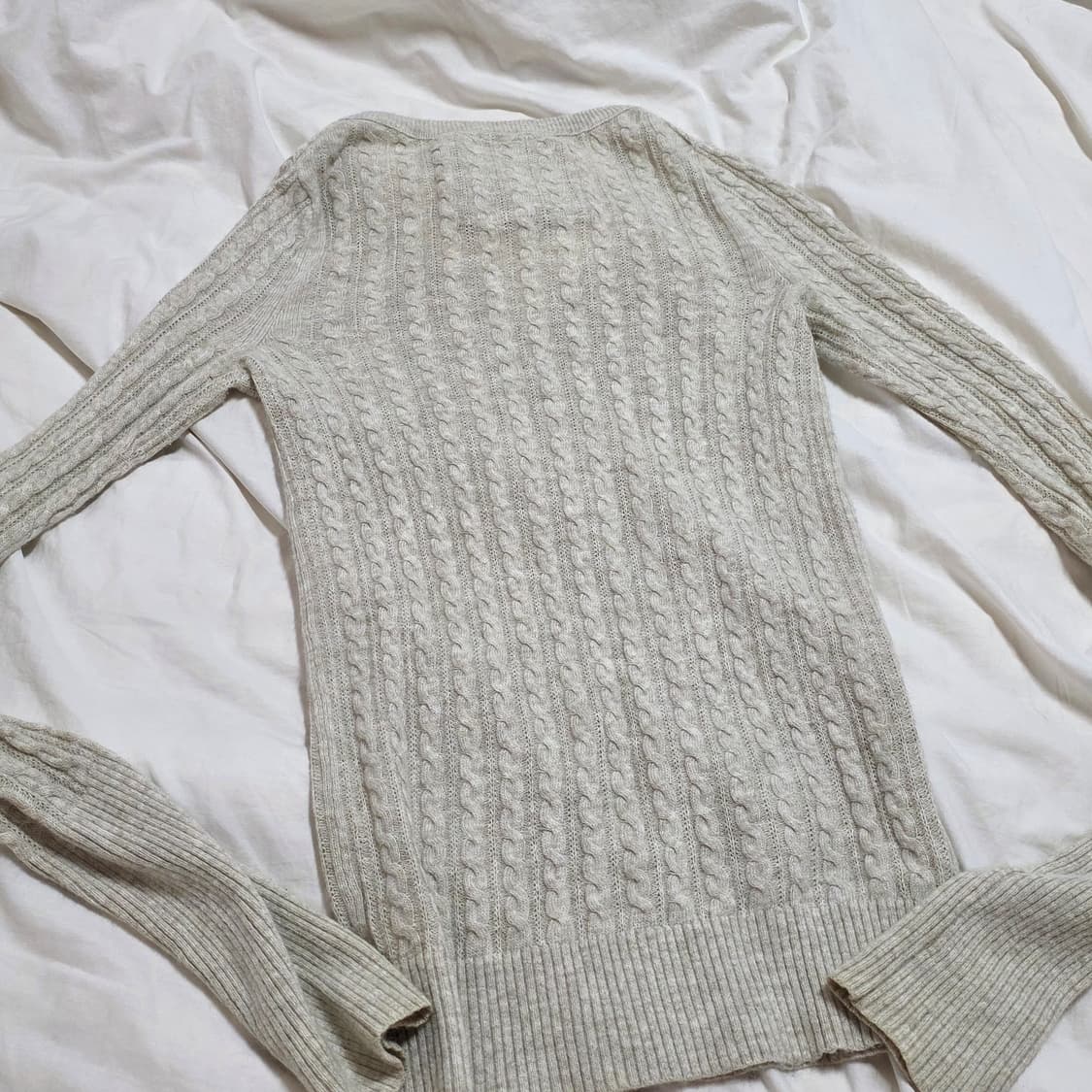 아베크롬비 핀터레스트 오트밀 브이넥 유넥 딱붙 니트 y2k 상품이미지7