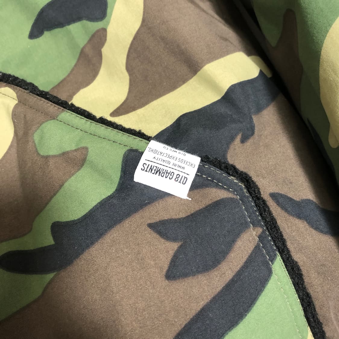 QT8 큐티에잇 카모 패딩 m 상품이미지5