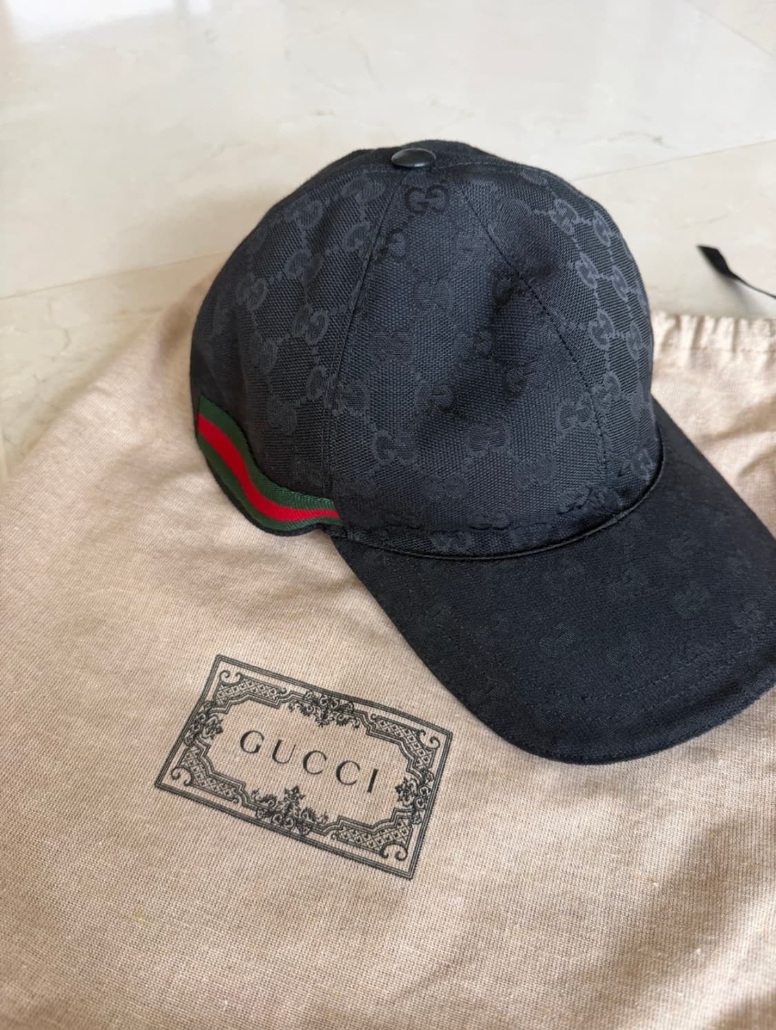 구찌 GG 패턴 볼캡 블랙 새상품 풀구성 상품이미지1