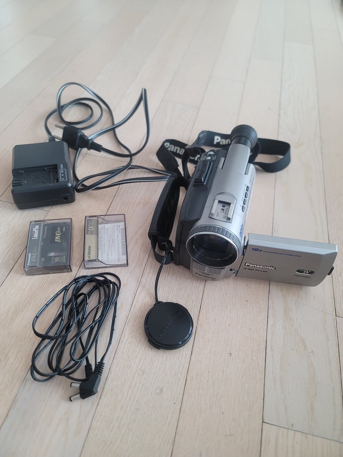 파나소닉 MiniDV 캠코더 PV-DV200D 6mm 비디오 카메라 상품이미지1