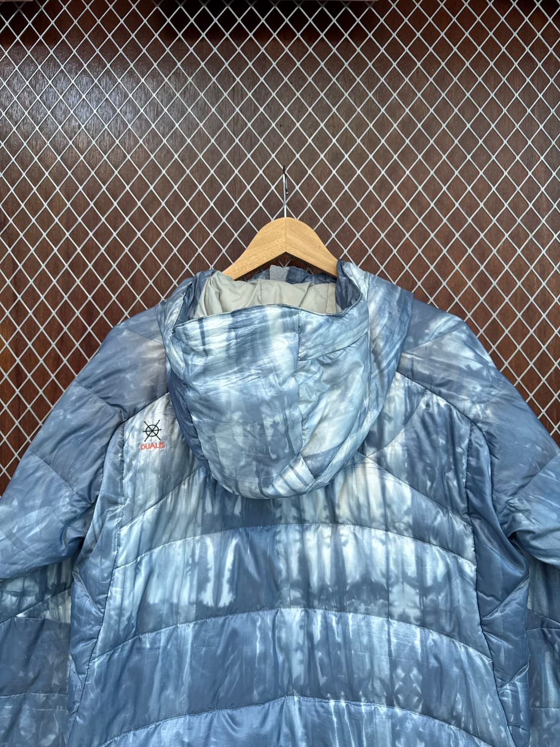 데상트 구스다운 타이다이 스톤 패턴 경량패딩 M 상품이미지7