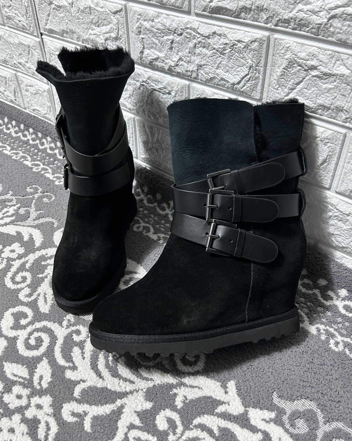 Ash 아쉬 히든 웨지 스웨이드 퍼 멀티 버클 부츠 상품이미지2