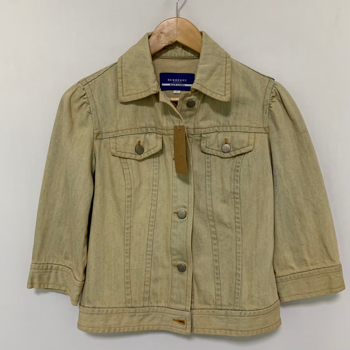버버리 블루라벨 크롭 데저트 워싱 데님 7부 퍼프소매 자켓 38사이즈 상품이미지3