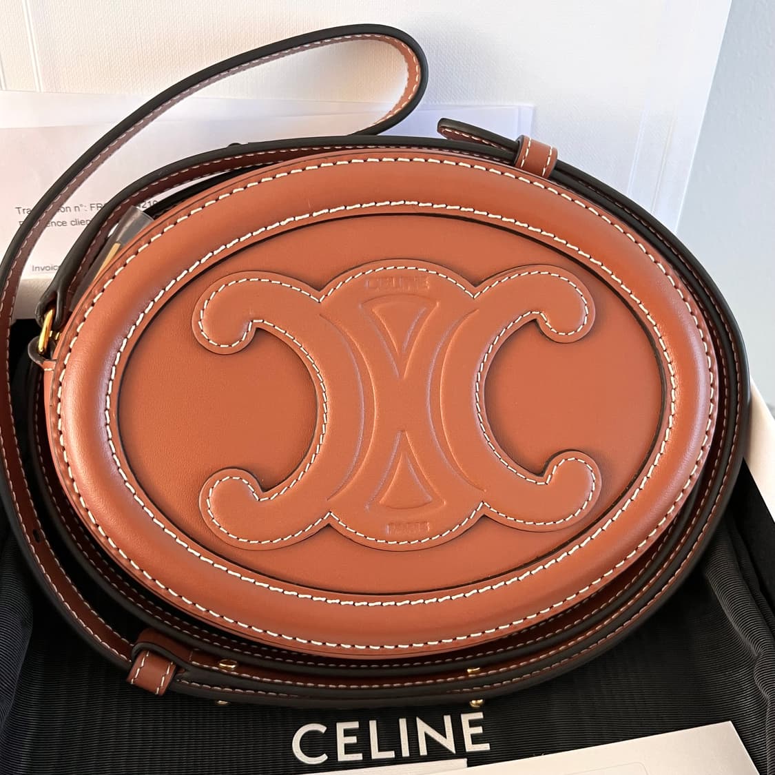 [미사용/정품] 셀린느 오벌펄스 미니 트리옹프 탄 크로스백 가방 상품이미지3