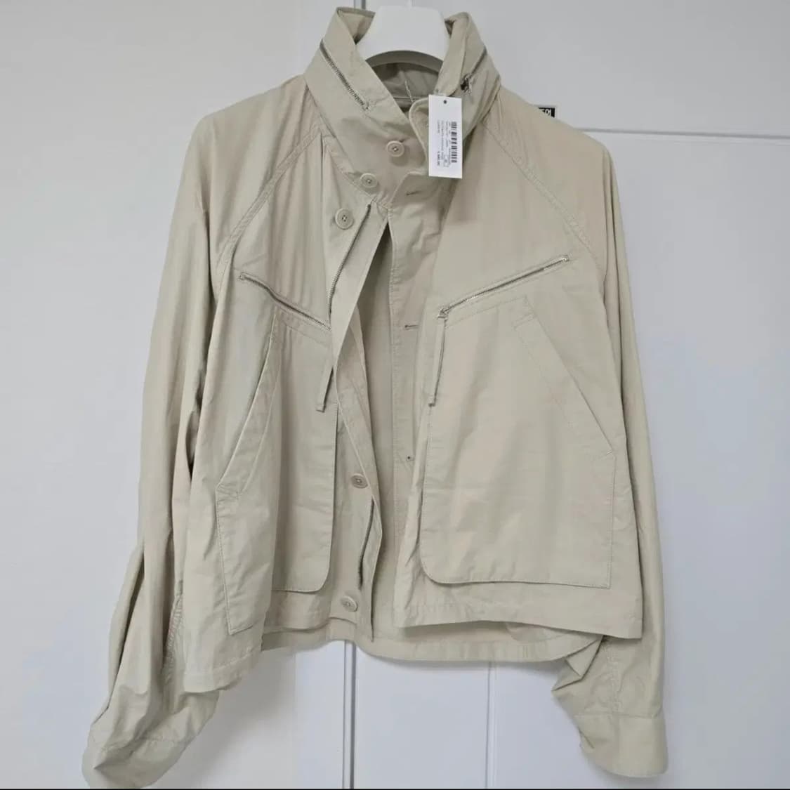 [46, 새제품] 르메르 파라슈트 블루종 스톤베이지 상품이미지2