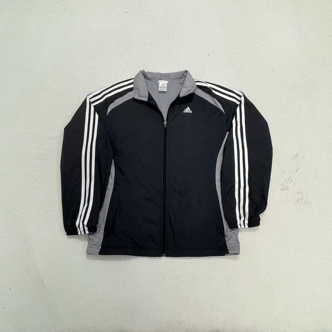Adidas black grey windbreaker 상품이미지4