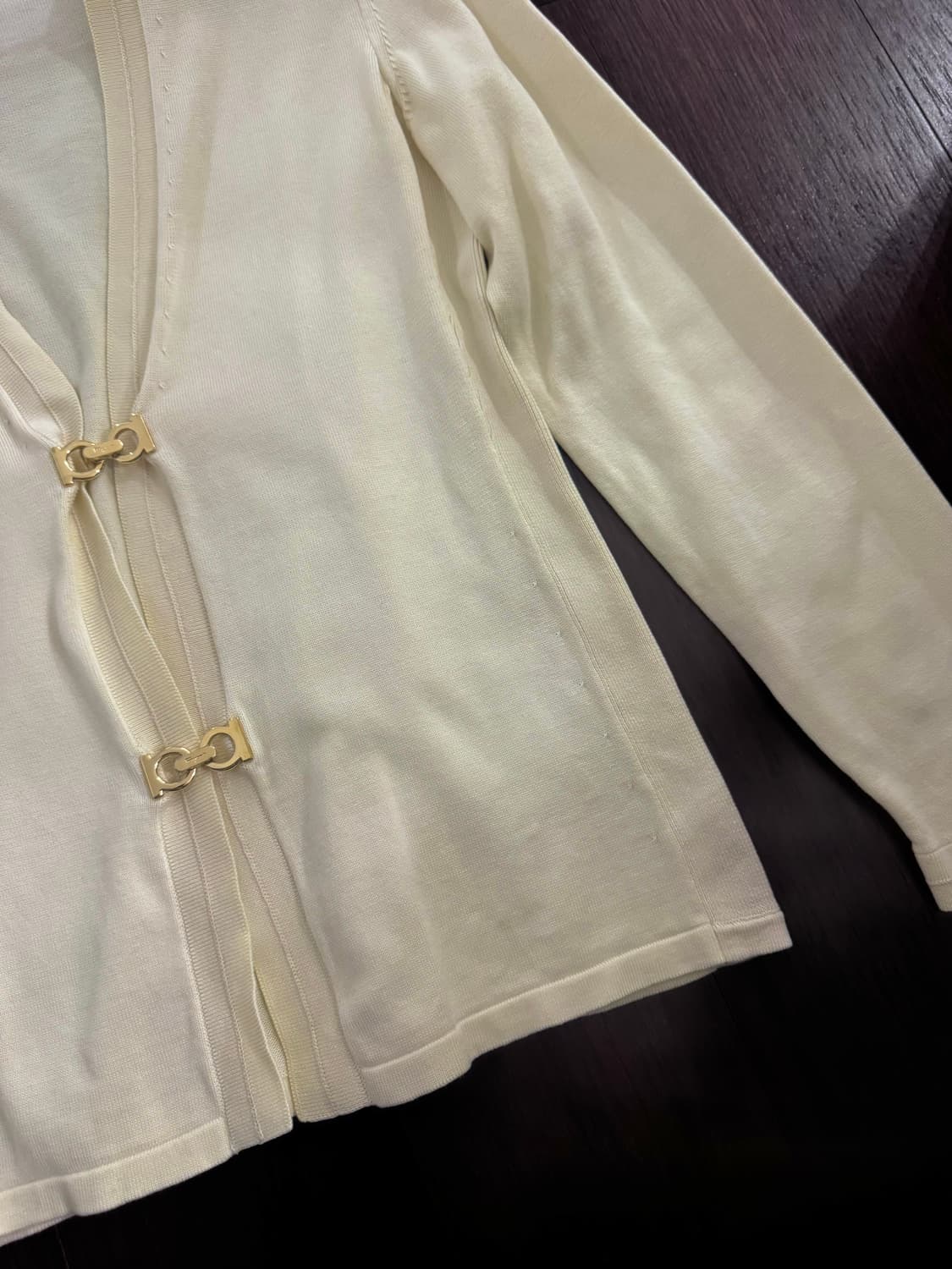 살바토레 페레가모 버클 가디건 상품이미지3