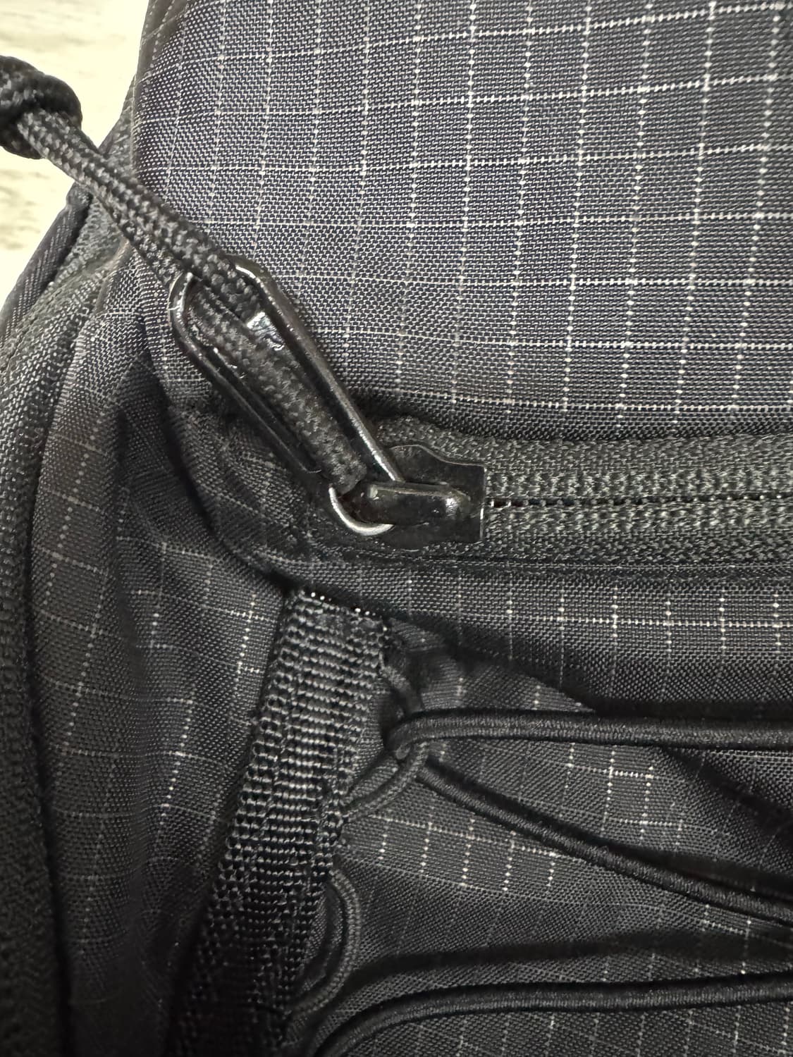 [OS] 23FW 슈프림 백팩 블랙 상품이미지4