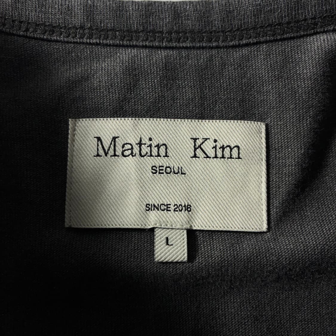 Matin kim  마뗑킴 스몰자수 포인트 탑 차콜 반팔 티셔츠 상품이미지5